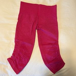 Lululemon crop leggings - pink